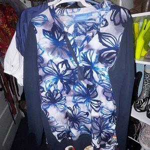 Vera wang long sleeve blue floral shirt